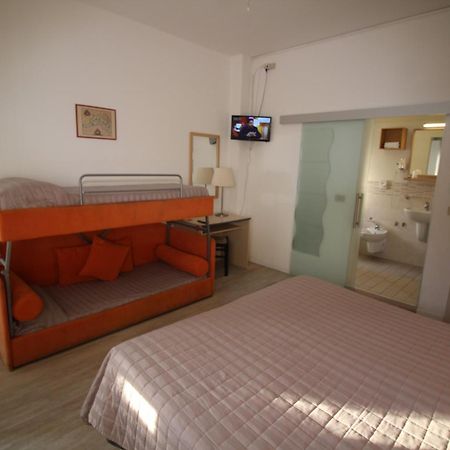 Hotel Firenze Caorle Exterior foto